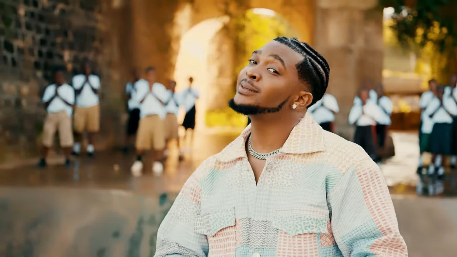 Video | Godfrey Mteule Ft. Kusah – Huyu Mungu